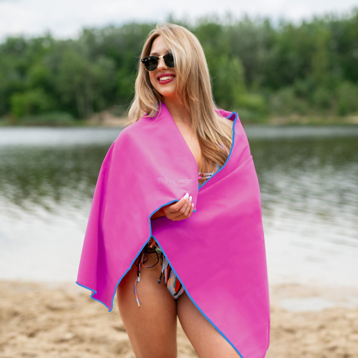 NILS Microvezel Handdoek - Roze/Blauw - 140 x 70 cm - Afbeelding 5