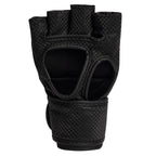 Gorilla Wear Berea MMA Handschoenen (Zonder Duim) - Zwart/Wit - In gebruik