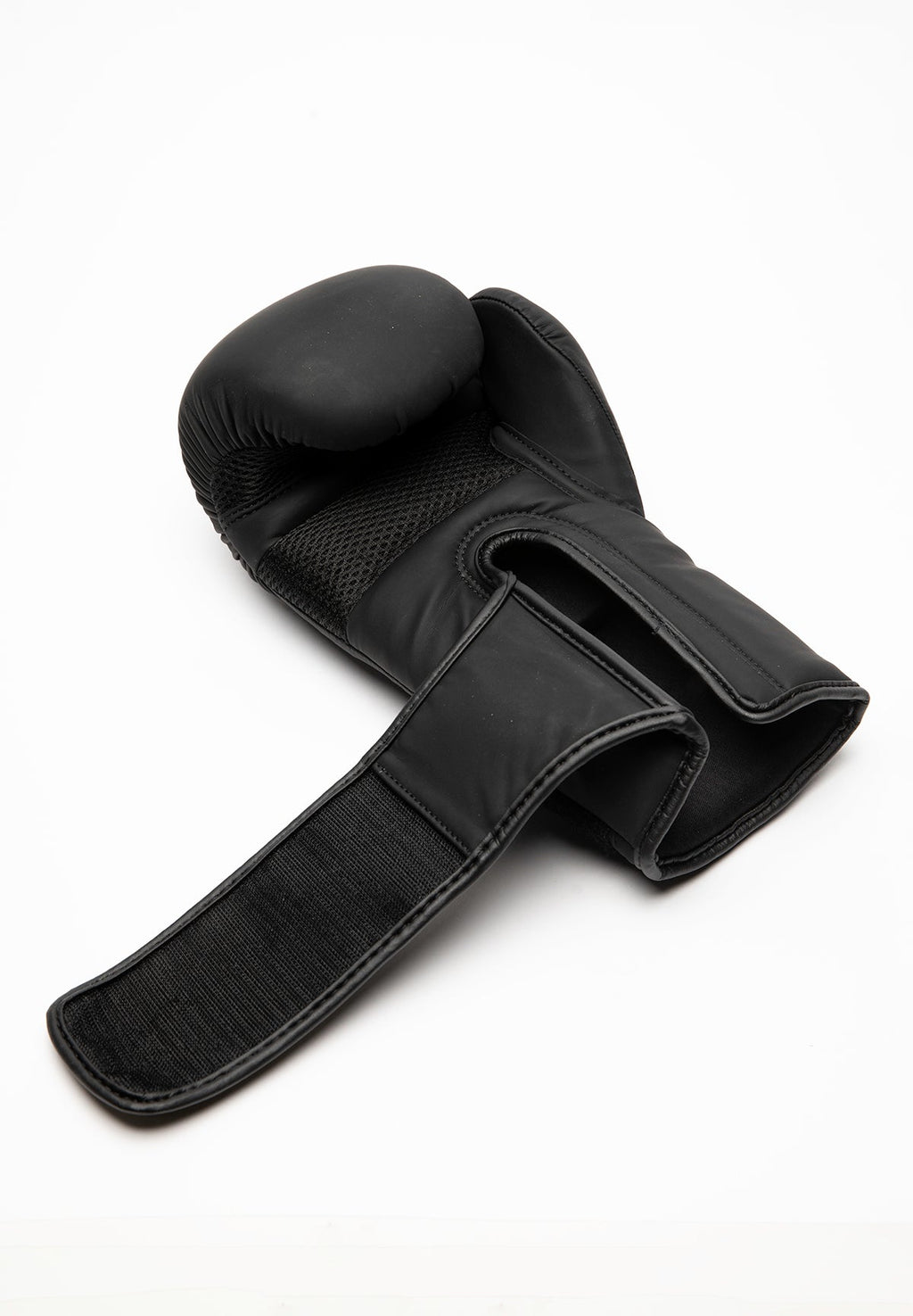 Gorilla Wear Kodiak Bokshandschoenen - Zwart - Aanzicht