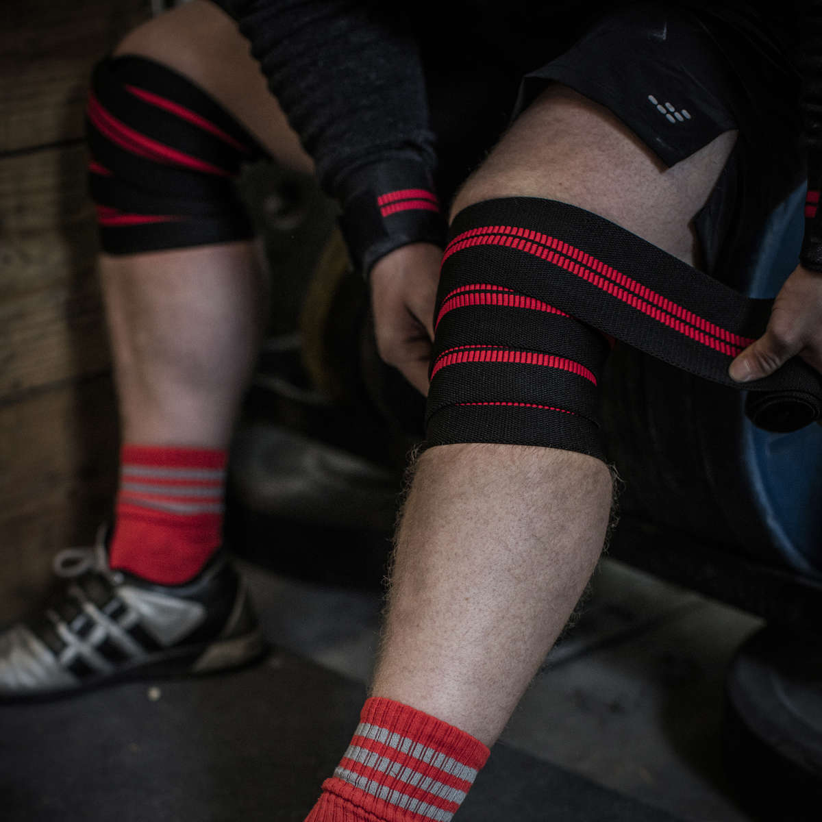 Harbinger Red Line Knee Wraps - Aanzicht