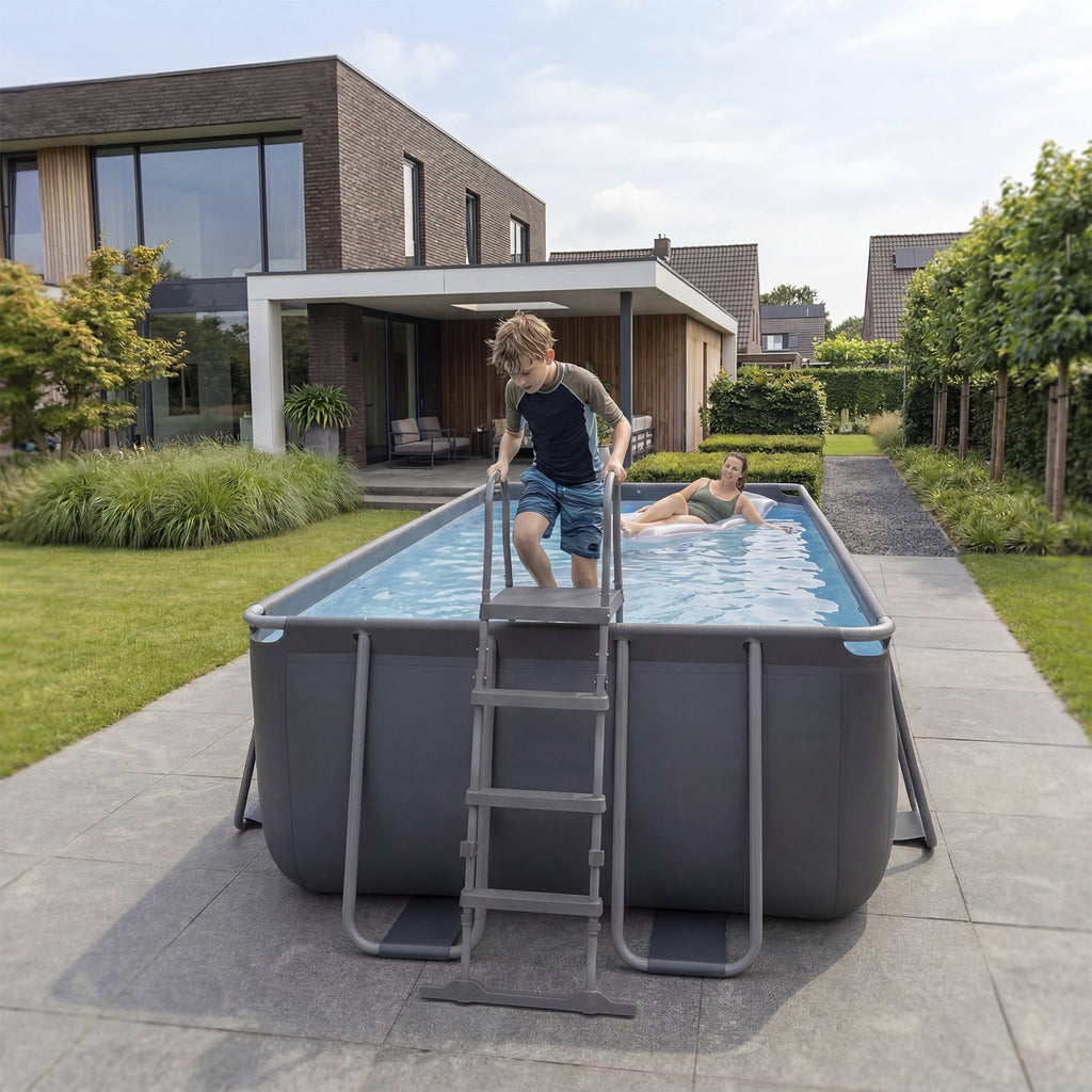 VirtuFit Zwembadtrap 122 cm - Universeel - In gebruik