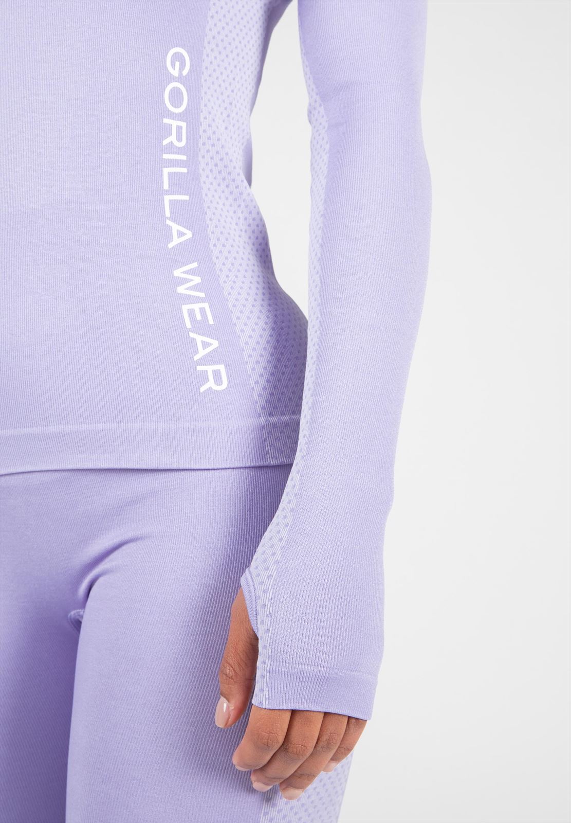 Gorilla Wear Selah Seamless Longsleeve - Lila - In gebruik