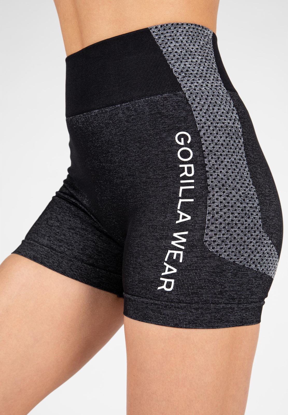 Gorilla Wear Selah Seamless Shorts - Zwart - In gebruik
