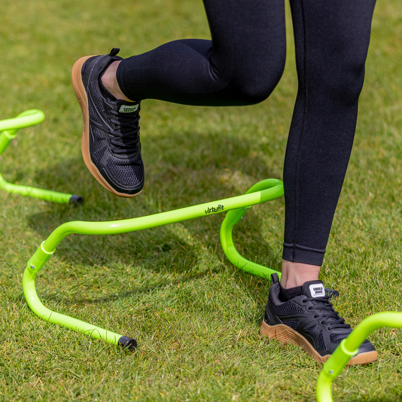 VirtuFit Verstelbare Hordenset - 4 stuks - Met Tas - In gebruik