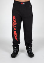 Gorilla Wear Augustine Old School Trainingsbroek - Zwart/Rood - In gebruik