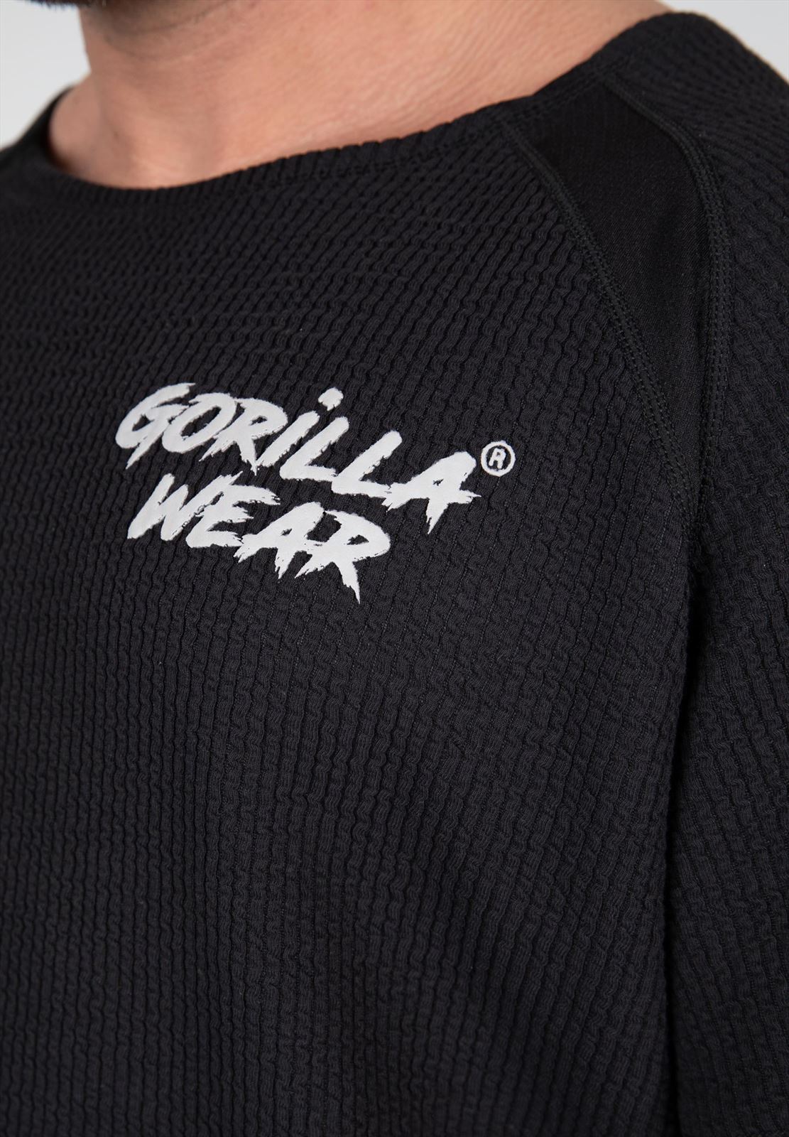 Gorilla Wear Augustine Old School Work Out Top - Zwart - In gebruik