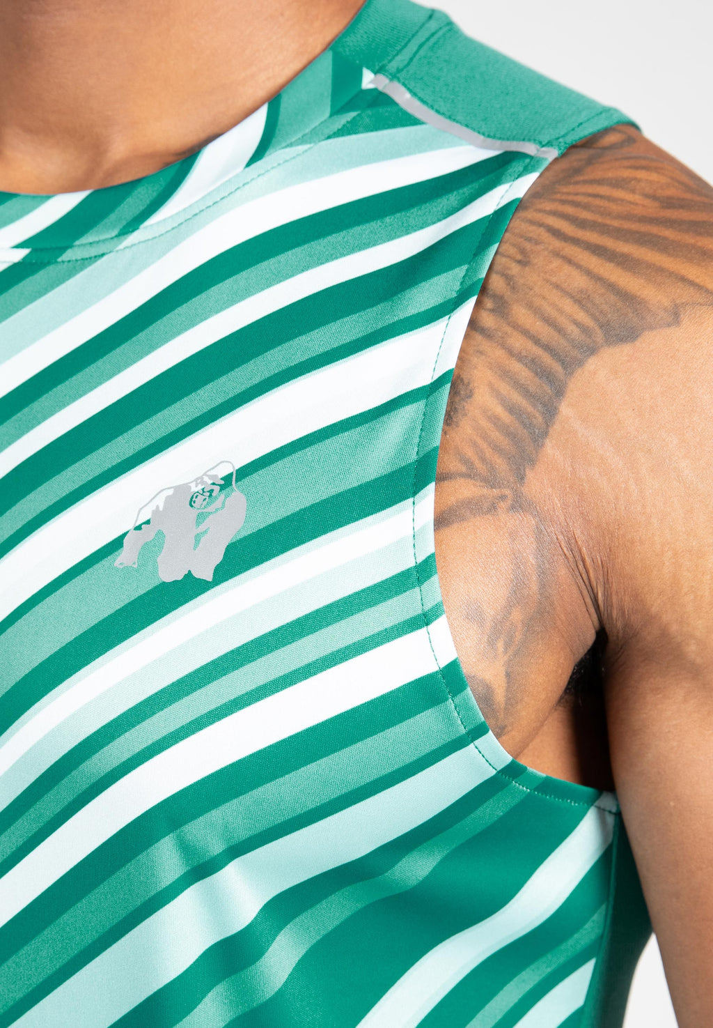 Gorilla Wear Easton Tank Top - Groen/Wit - In gebruik