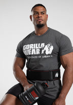 Gorilla Wear Classic T-shirt - Donkergrijs - In gebruik