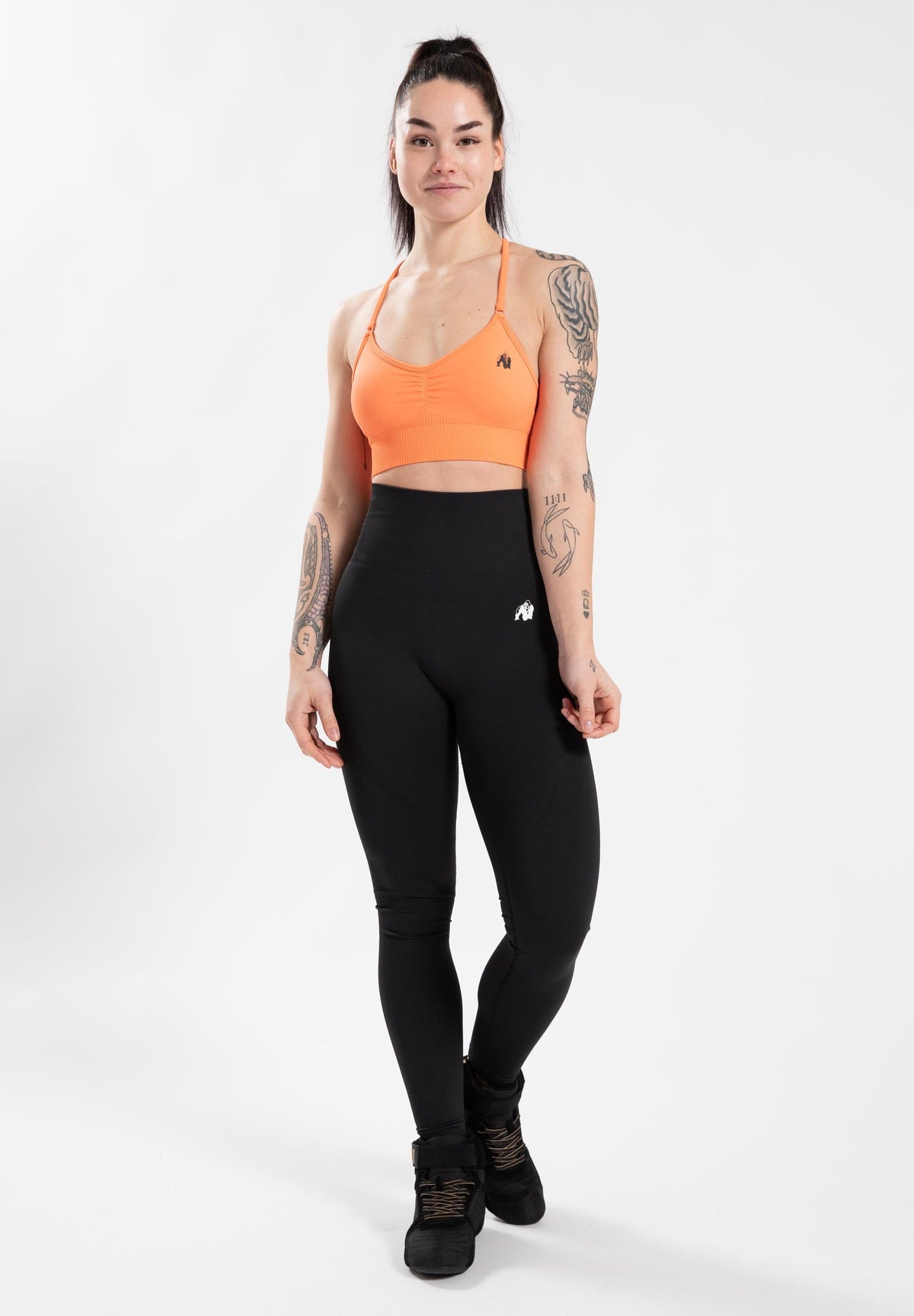 Gorilla Wear Olivia Seamless Sportbeha - Perzik - In gebruik