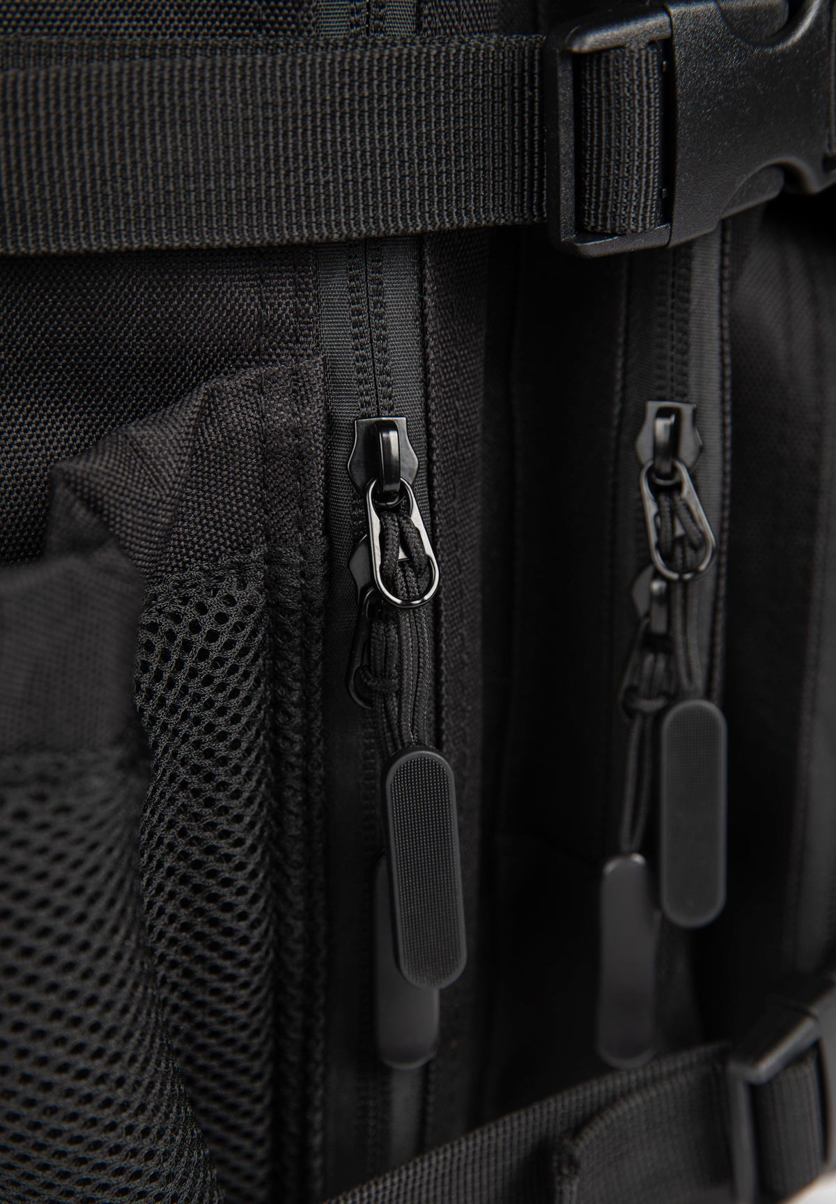 Gorilla Wear Clyde Meal Prep Rugzak - Sporttas - Zwart - Achteraanzicht