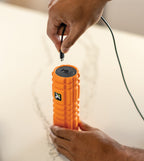 Triggerpoint Nano Vibe Foam Roller met Vibratie - Sfeerafbeelding
