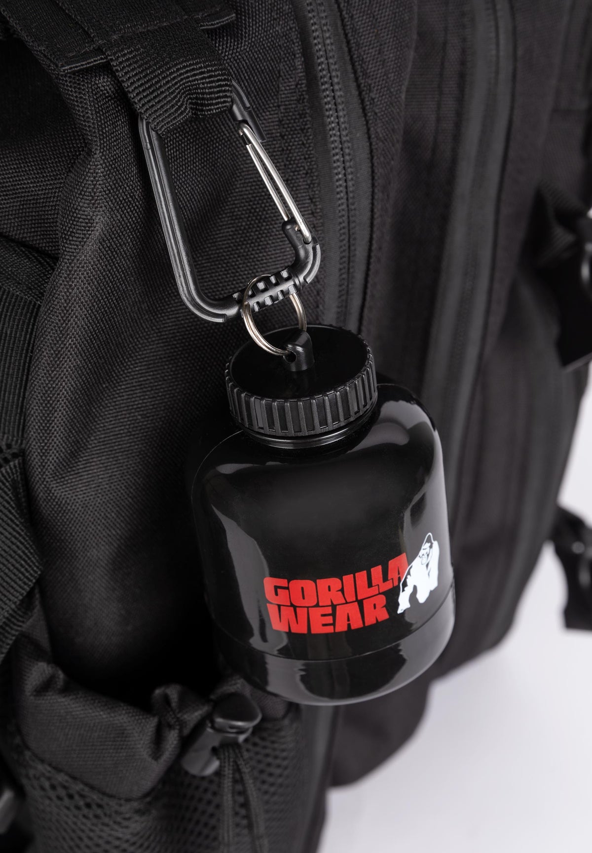 Gorilla Wear Supplement Sleutelhanger 60 gr - Zwart - In gebruik