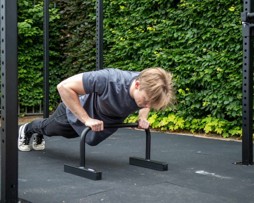 Muscle Power Parallettes Set - Zwart - In gebruik