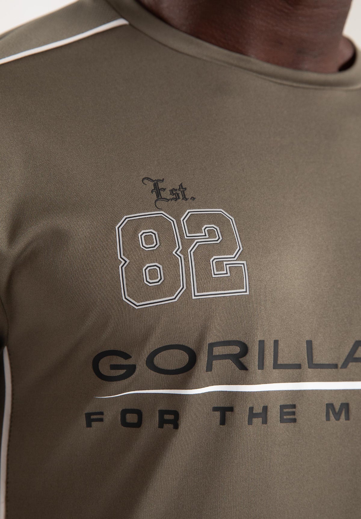 Gorilla Wear Broxton T-shirt - Legergroen - In gebruik