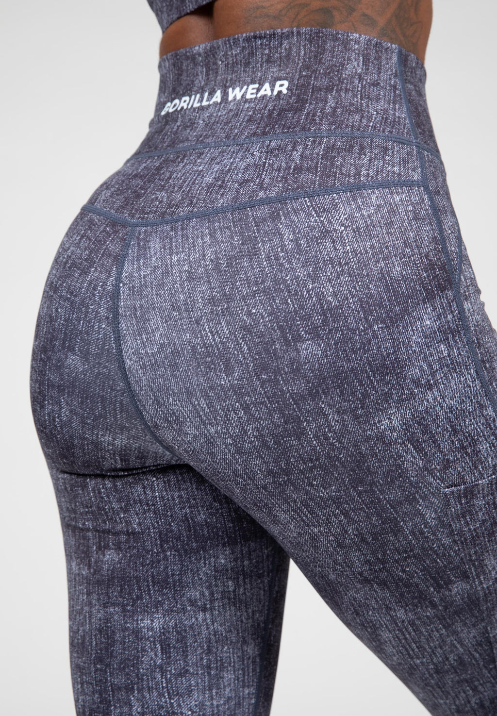 Gorilla Wear Camilla Legging - Denim Blauw - In gebruik