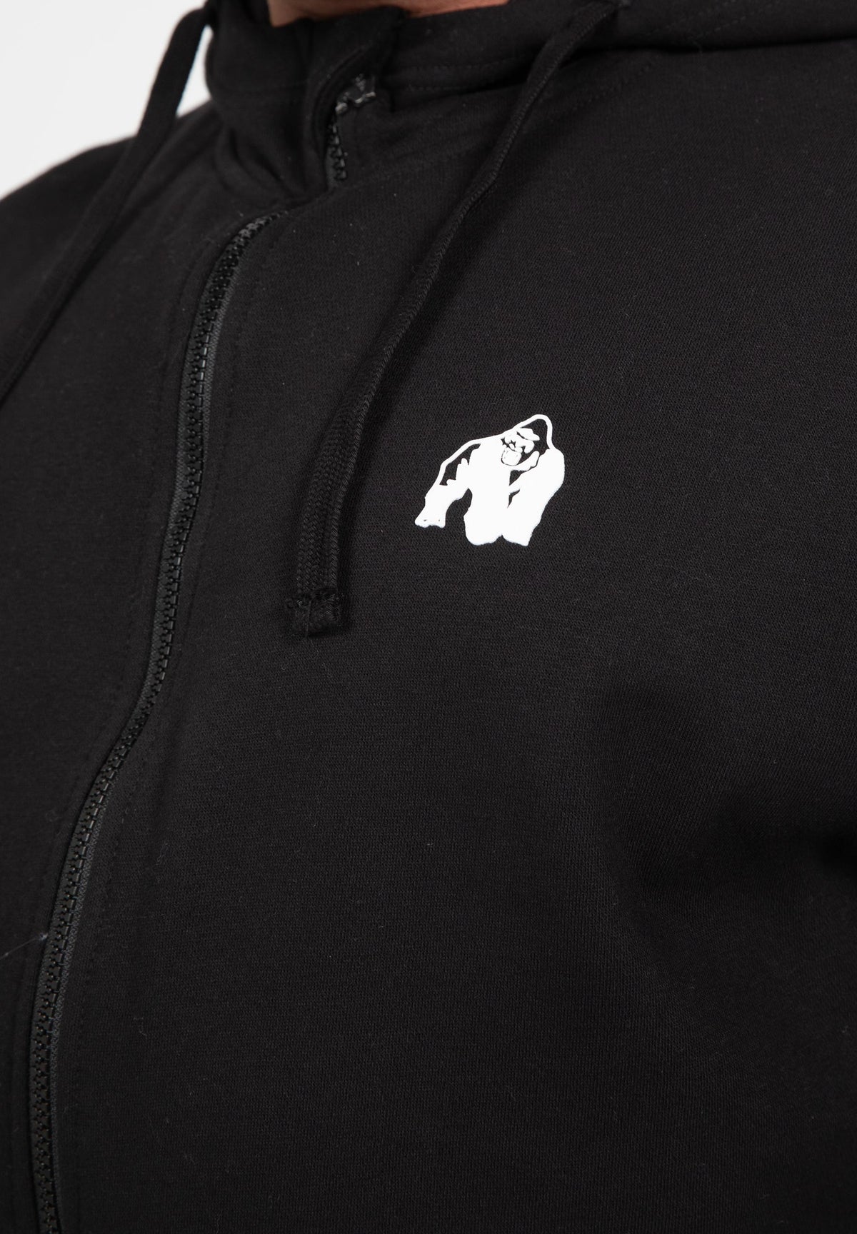 Gorilla Wear Leon Vest met Capuchon - Zwart - In gebruik