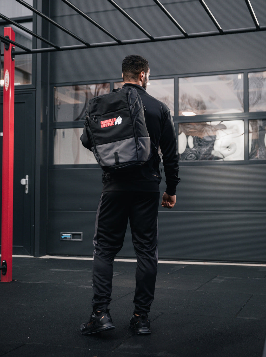 Gorilla Wear Miller Rugzak - Zwart - Achteraanzicht
