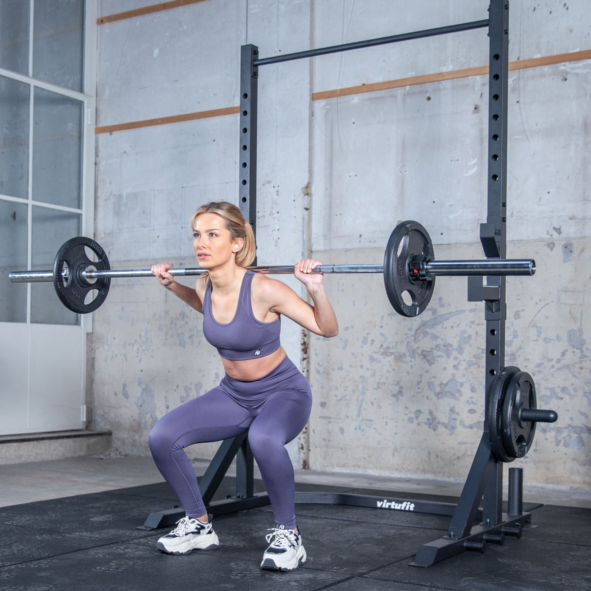 VirtuFit Power Rack - Squatrek Pro - met Pull-Up bar - In gebruik