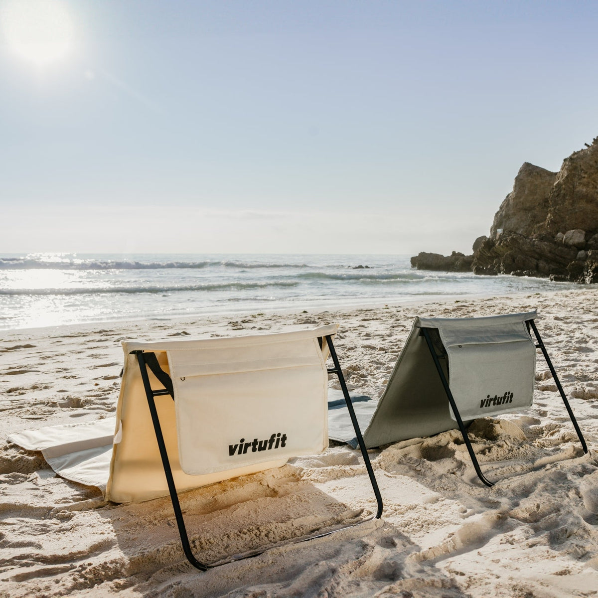 VirtuFit Strandmat - Zwart - Set van 2 - In gebruik