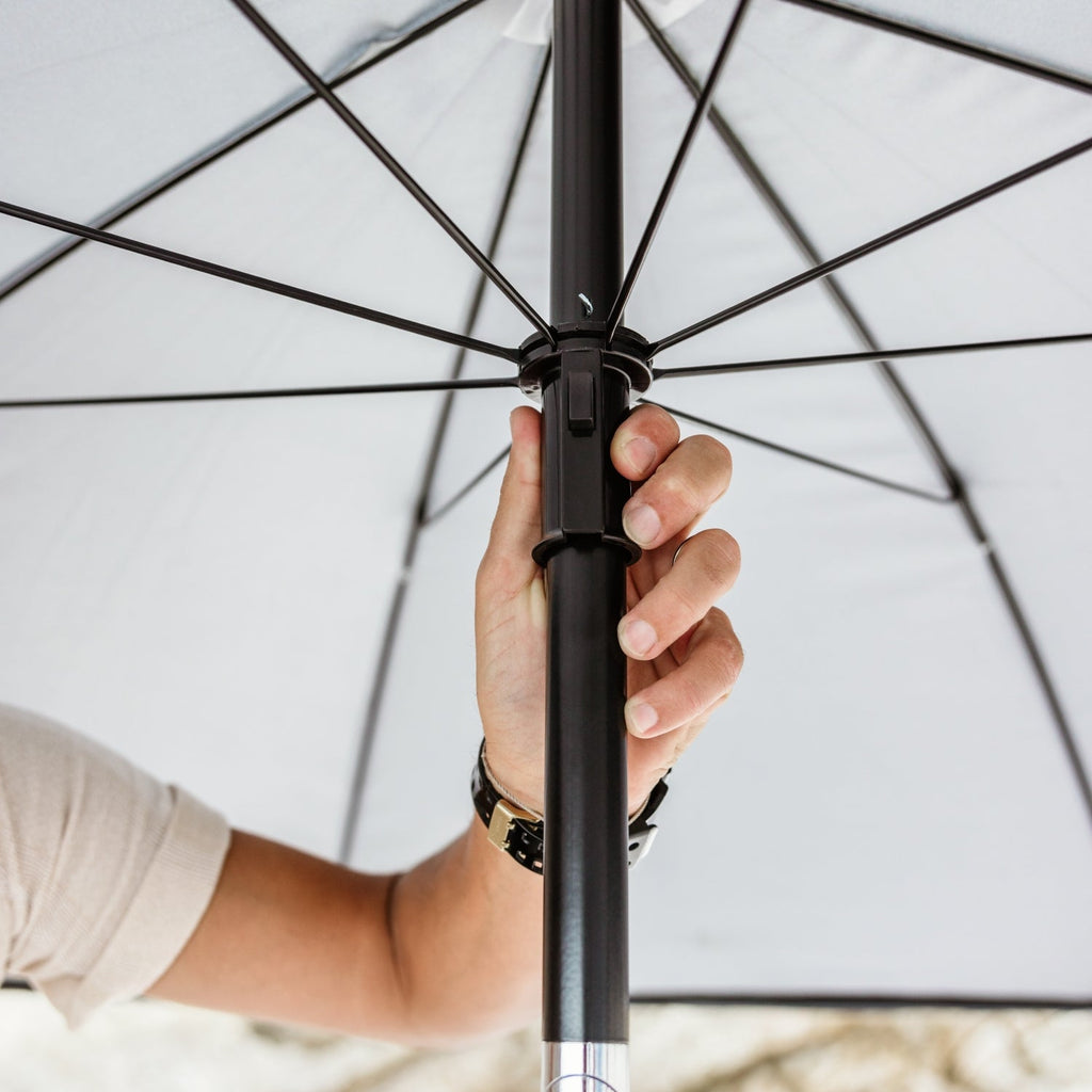 VirtuFit Strandparasol - Windscherm - Strandtent - 160 cm - Zwart - In gebruik