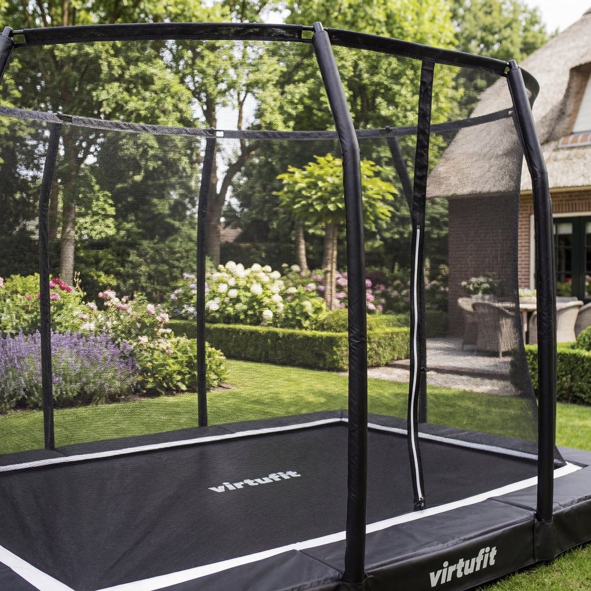 VirtuFit Premium Inground Trampoline met Veiligheidsnet - Zwart - 183 x 274 cm - Aanzicht