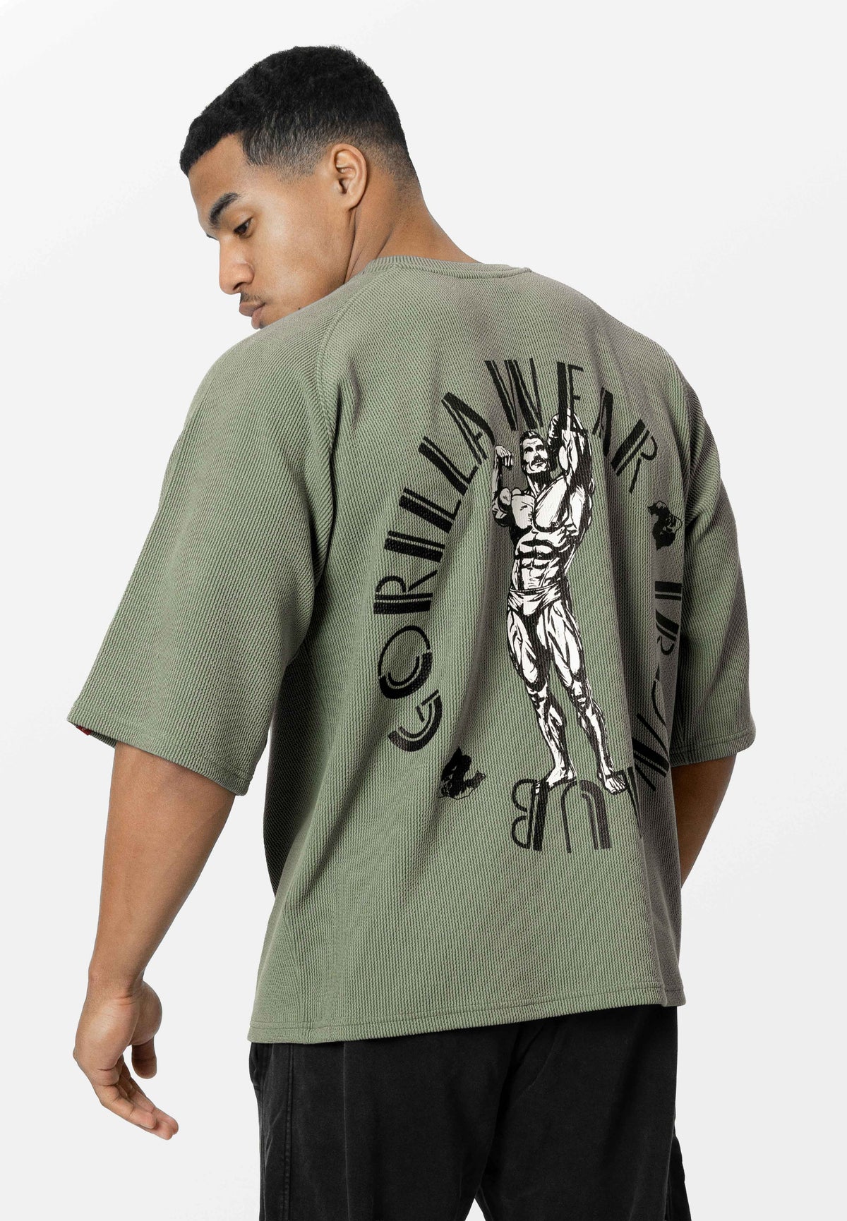 Gorilla Wear Russell Oversized T-shirt - Groen - In gebruik