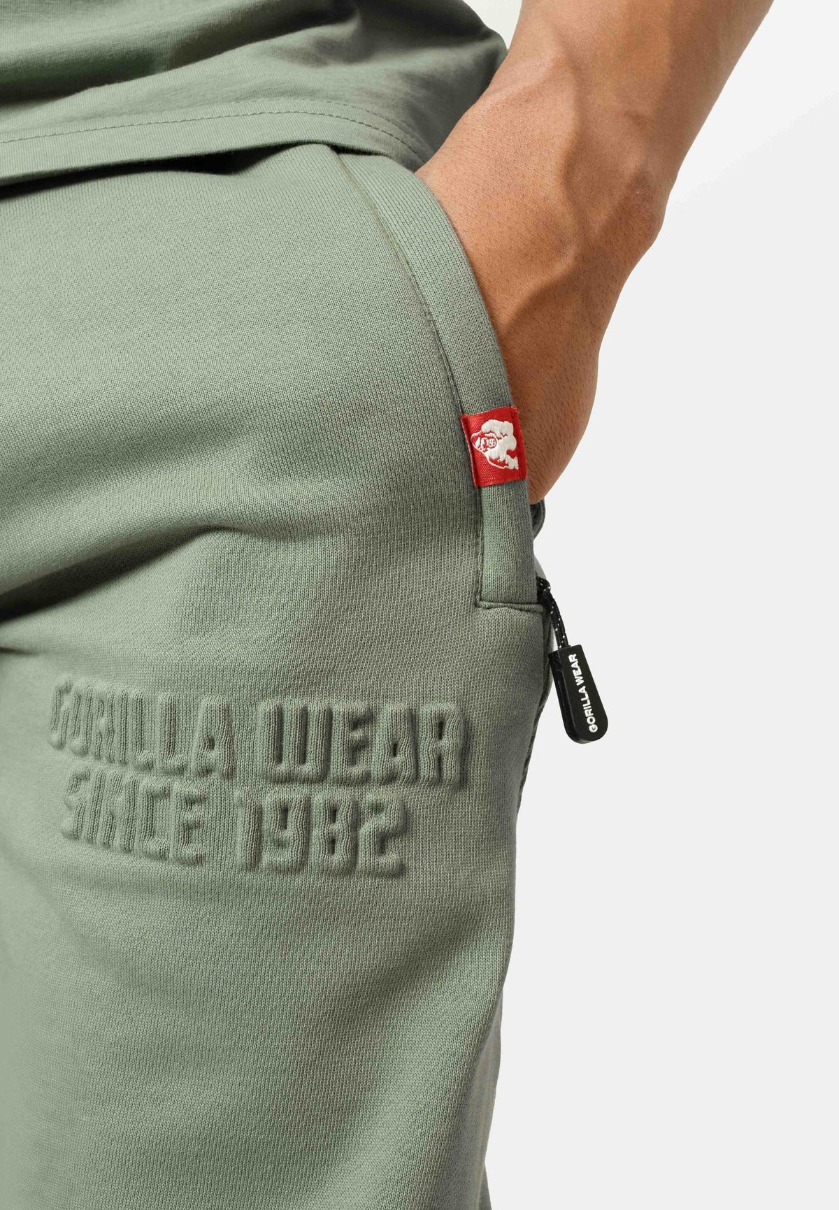 Gorilla Wear Dalton Essential Joggingbroek - Groen - In gebruik