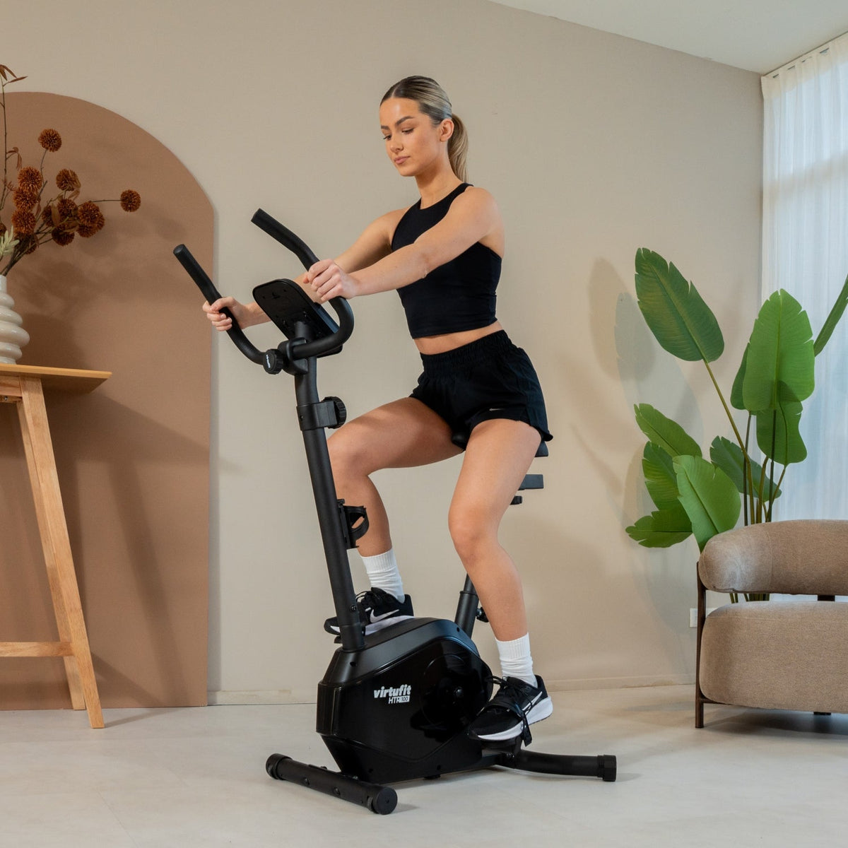 VirtuFit HTR100 Hometrainer - Voor lange gebruikers - 2026 model (HTR 1.0) - Aanzicht